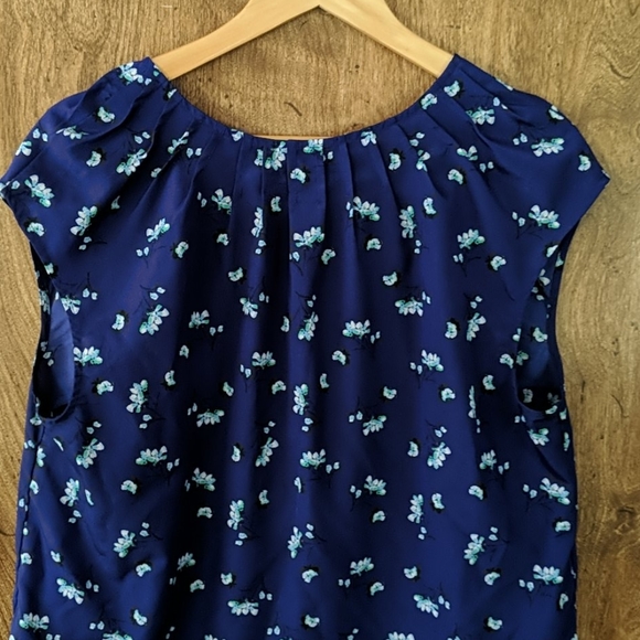 Top - Picture 4 of 5